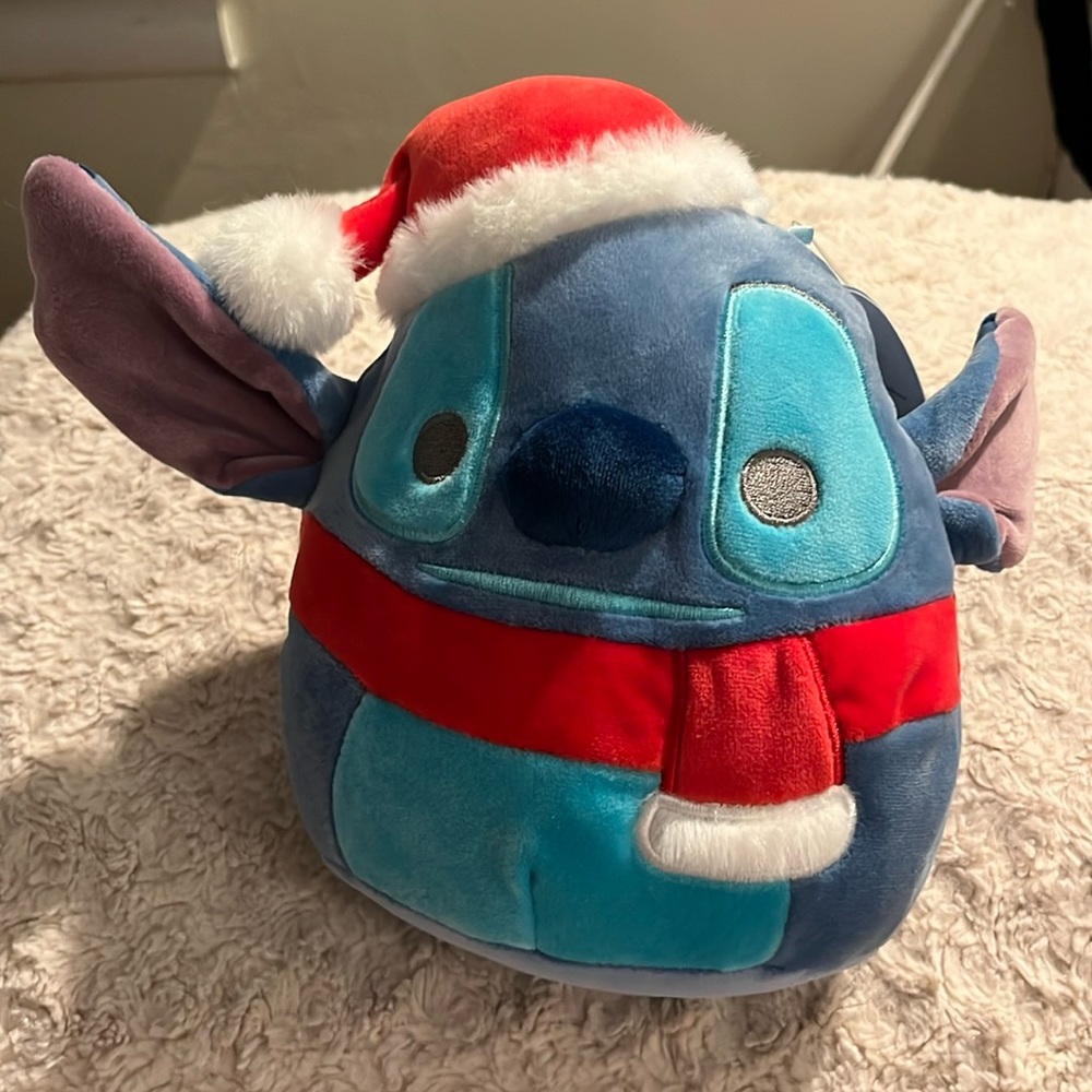 Squishmallow Disney Santa Stitch, 7” New with Tags
